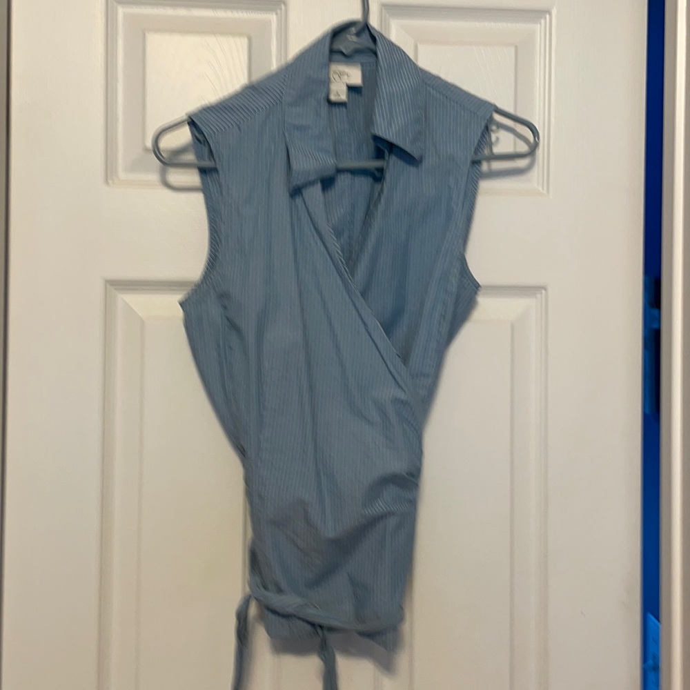 Loft wrap sleeveless blouse .